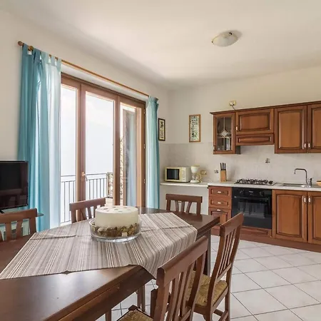 شقة Albergo Diffuso - Le Scuole Con Vista Lago تينيالي
