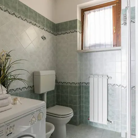 Albergo Diffuso - Le Scuole Con Vista Lago شقة *